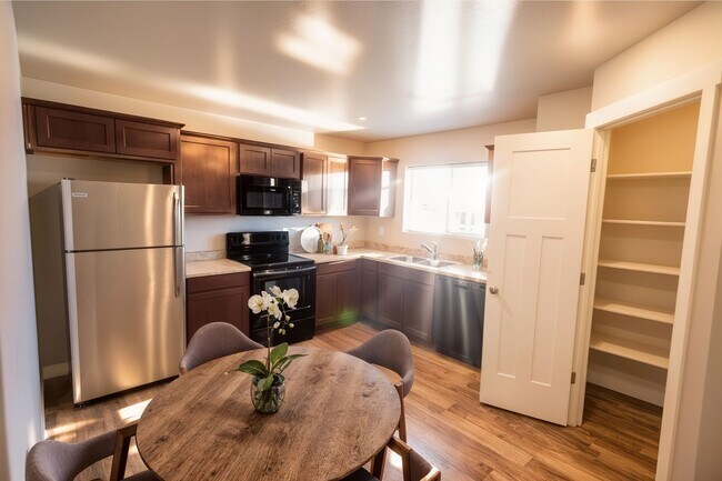 Foto del edificio - 21155 Gosling Rd