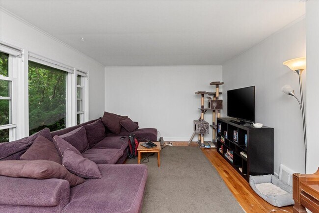 Building Photo - 559 S Edson Ave