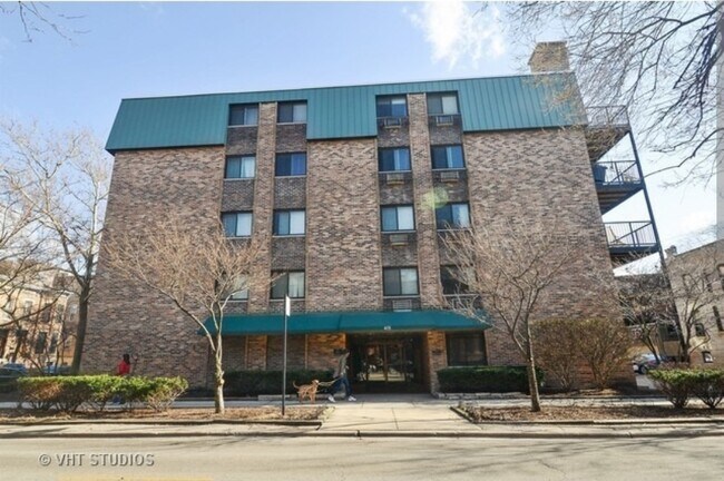 Building Photo - 401 W Webster Ave