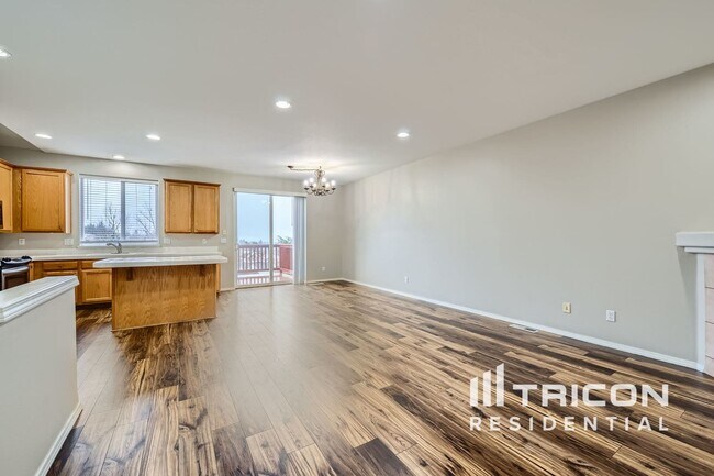 Foto del edificio - 20305 Hoodview Ave