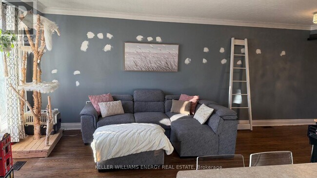 Photo du bâtiment - 195 Waverly St S