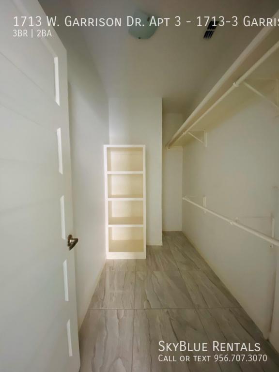 Building Photo - 1713 W Garrison Dr