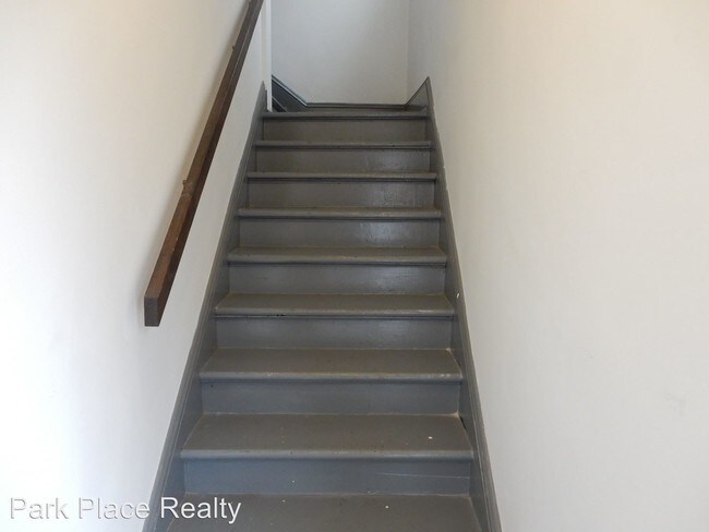 Foto del edificio - 1311-1313 Chapman Ave SW