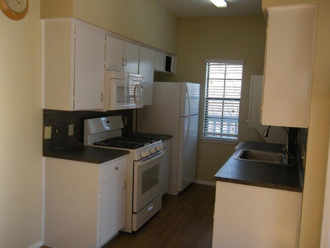 Foto del edificio - 303 W 35th St