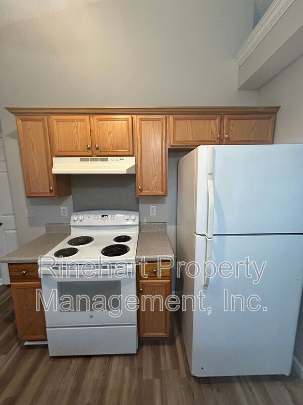 Building Photo - 1379 Pampas Cir