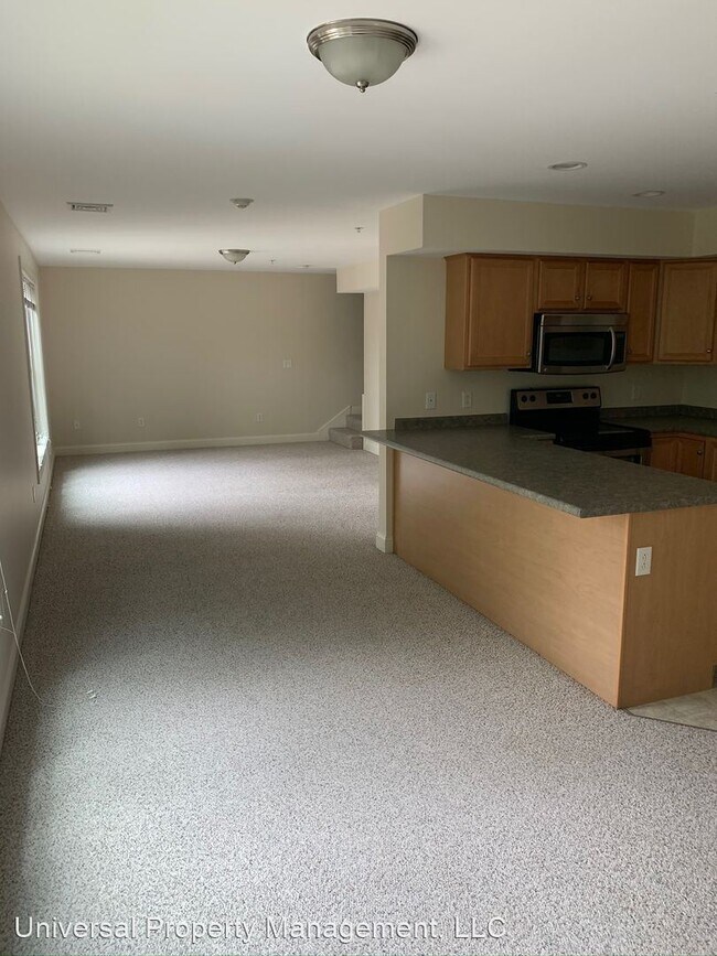 12 Dame St, Kittery, ME 03904 Room for Rent in Kittery, ME