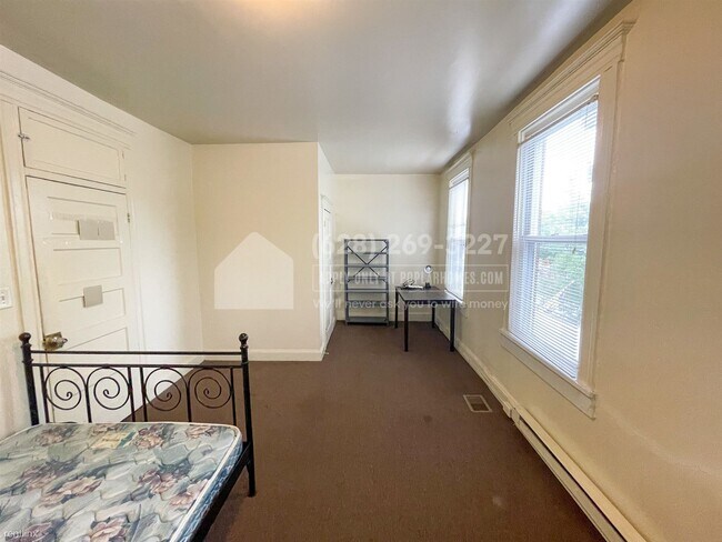 Building Photo - 3 br, 1 bath Townhome - 2705 North Howard ...