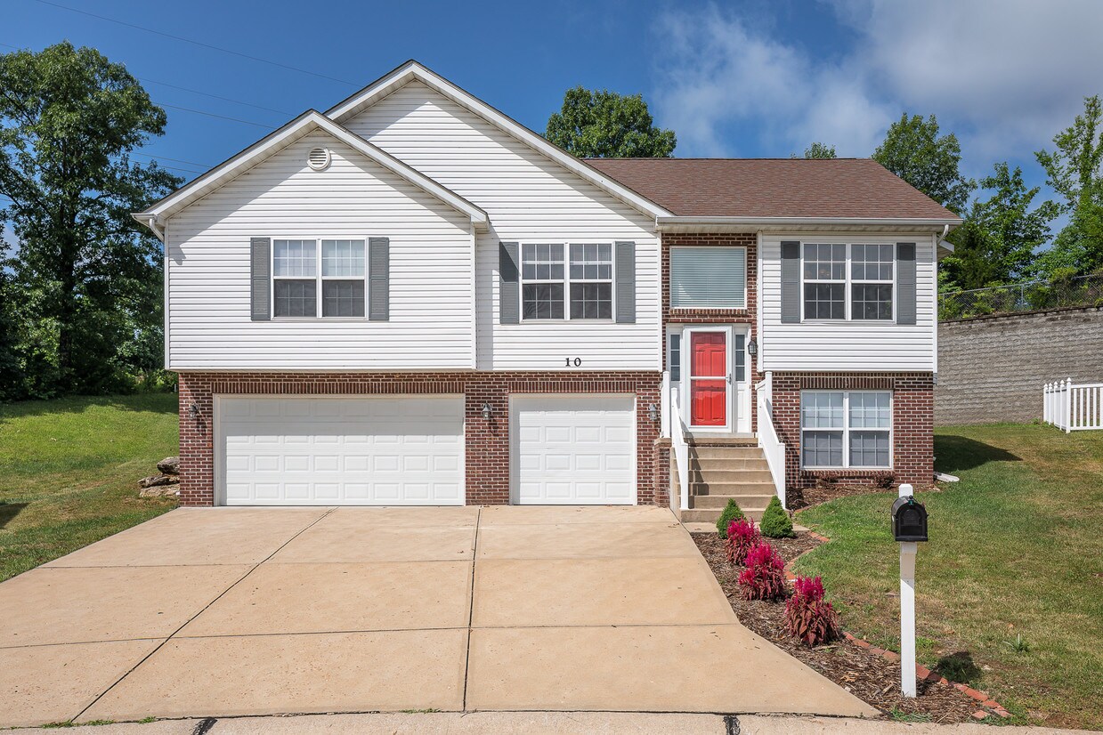 10 San Luis Ct, Fenton, MO 63026 House Rental in Fenton, MO