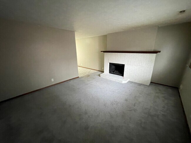 Building Photo - 3131 Orchard St