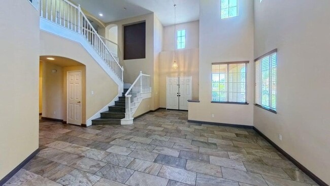 Building Photo - 37978 Spur Dr