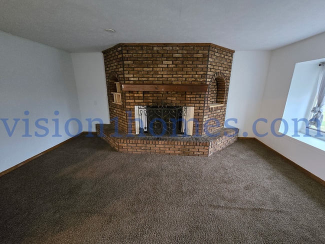 Building Photo - 433 Lewis Blvd