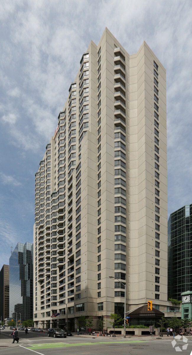 One80five Apartments 185 Lyon St Ottawa, ON