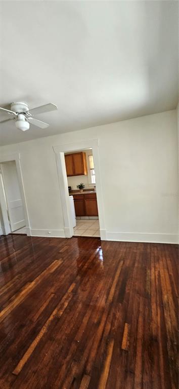 Foto del edificio - 708 Grove St N