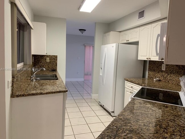 Foto del edificio - 12447 NW 7th St