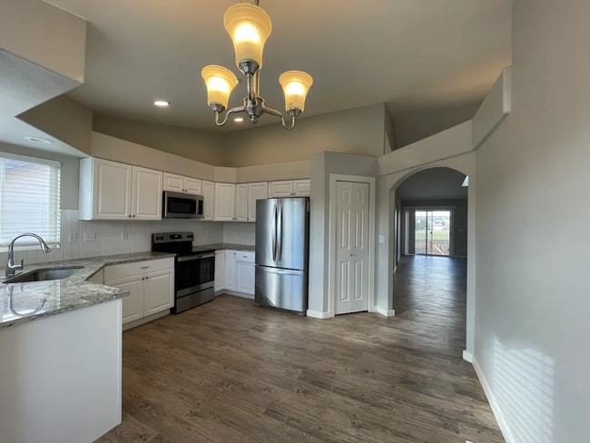 Building Photo - 6981 McEwan St