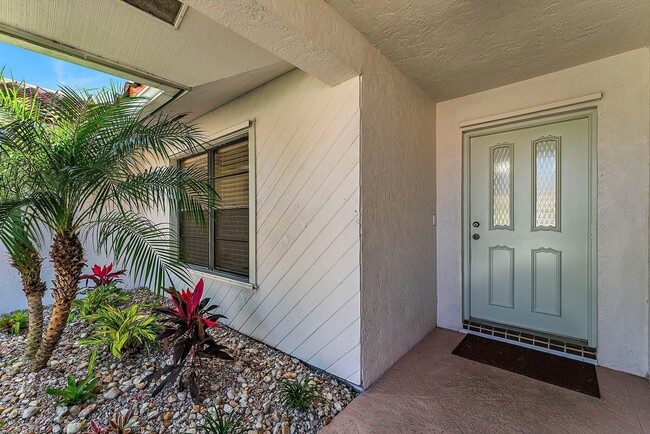 Building Photo - 1045 Shady Lakes Cir