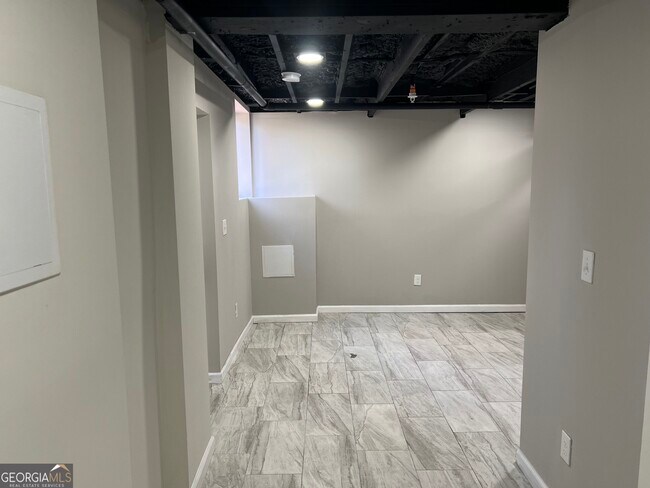 Foto del edificio - 1255 Pine Ave