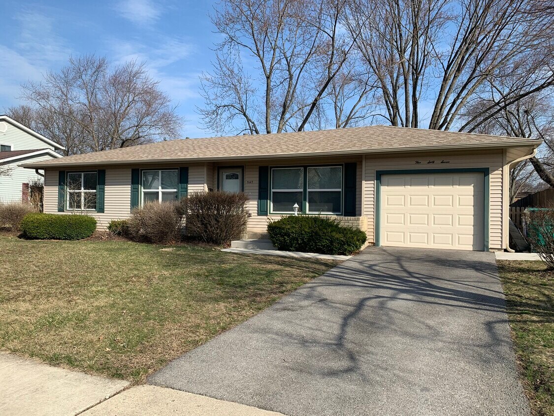 567 Northampton Cir, Elk Grove Village, IL 60007 House Rental in Elk