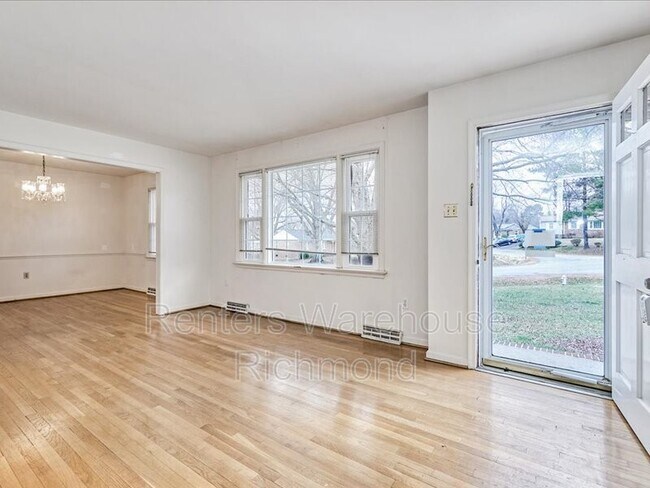Foto del edificio - 2301 Grassy Knoll Ln