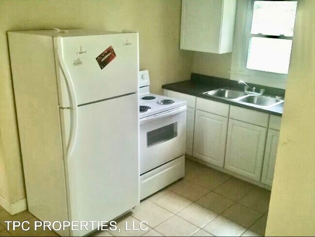 Foto del edificio - 2 BEDROOM 1 BATH NEAR WKU