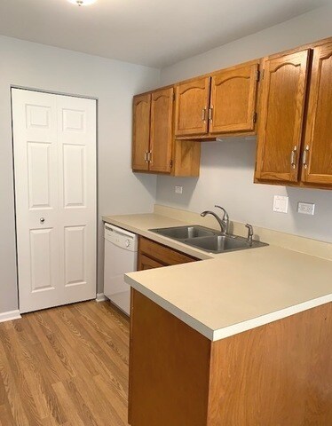 Foto del edificio - 751 Sterling Ct