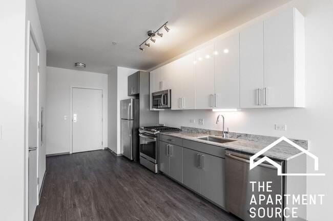 Photo - 2340 N California Ave Apartment