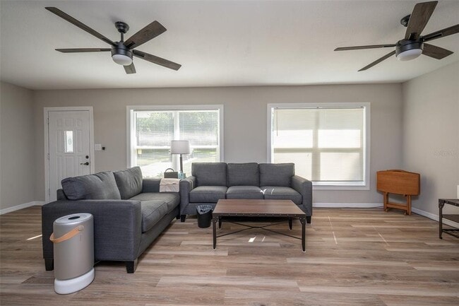 Building Photo - 3806 SW 18th St