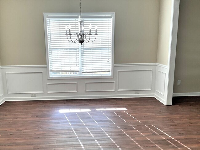 Building Photo - 6135 Ambercrest Ct