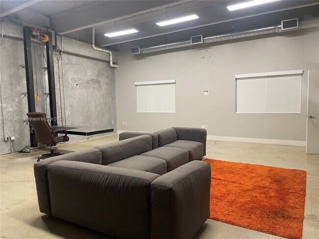 Foto del edificio - 3803 NW 125th St