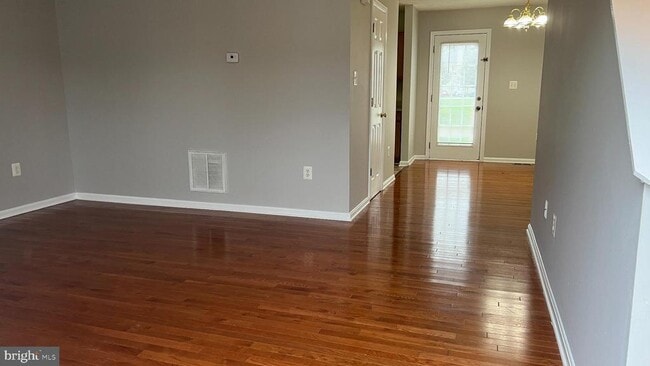 Building Photo - 133 Equestrian Dr