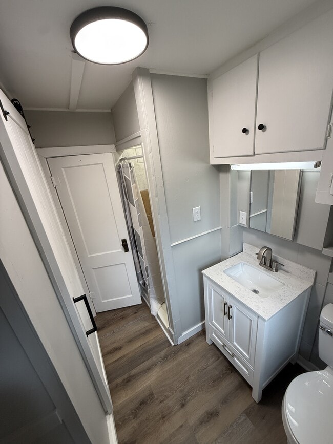 Building Photo - 1800 W Webster St