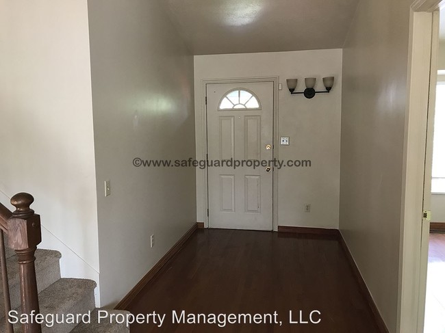Building Photo - 3287 S Water Lily Dr