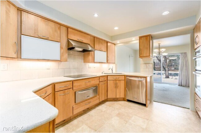 Building Photo - 1901 Winterberry Way