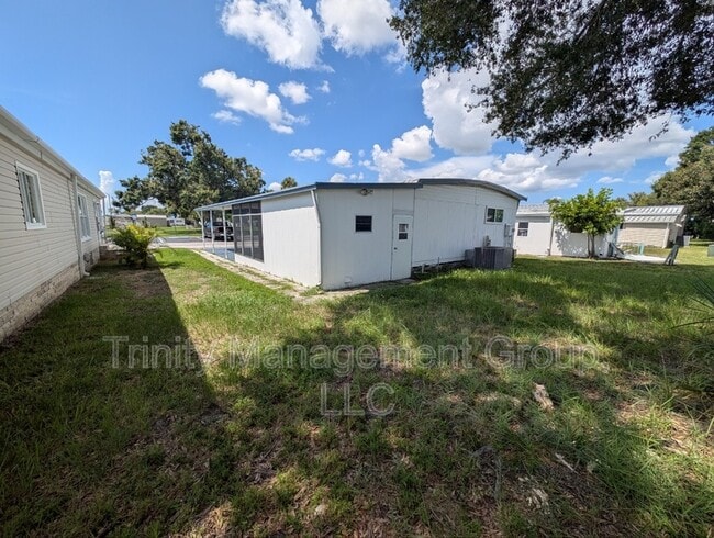 Building Photo - 207 Dolphin Dr N