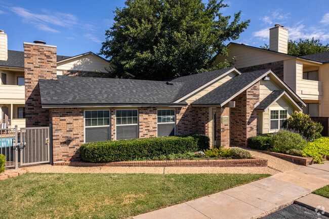 Quail Creek Apartments Lubbock