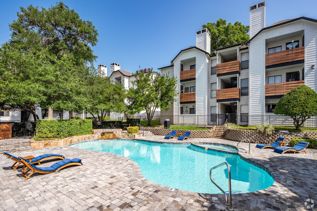 Tides on Rosemeade West Apartments 3750 Rosemeade Pky Dallas, TX
