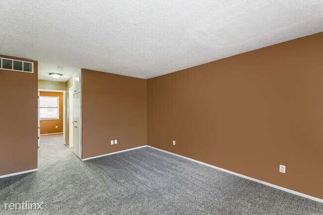 Foto del edificio - 3 br, 1.5 bath House - 8722 E Arthur Cir