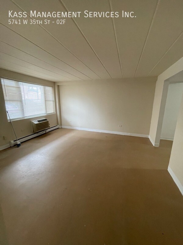 Foto del edificio - 5741 W 35th St