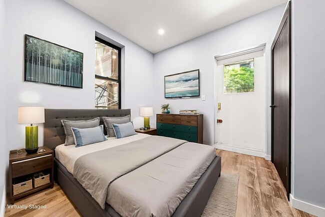 Foto del edificio - 453 W 48th St