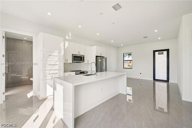 Foto del edificio - 4402 E 19th St