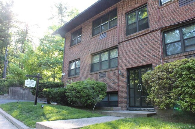 Building Photo - 335 Fountain St