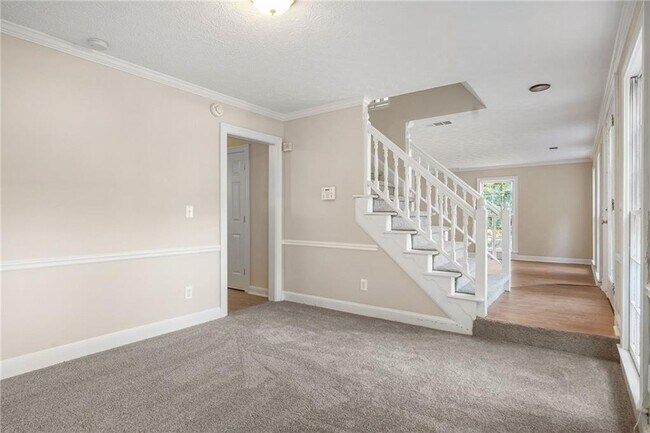 Foto del edificio - 6493 Crooked Creek Pl