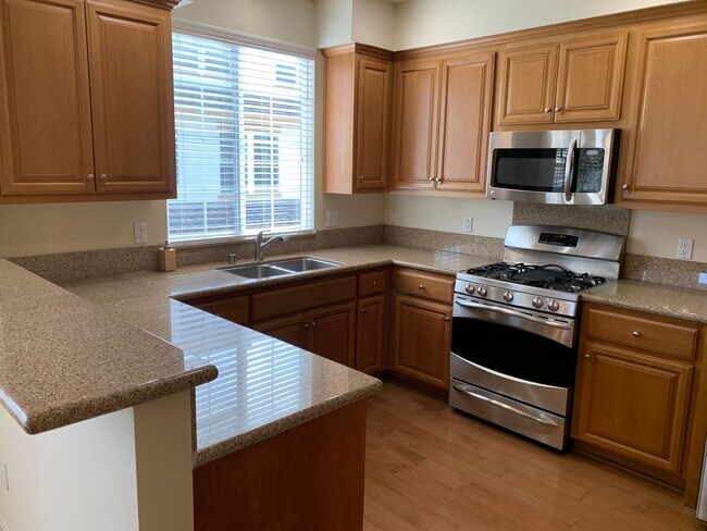 Building Photo - Available Soon in Sunnyvale: 2 Bed, 2.5 Ba...