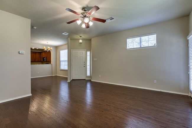 Building Photo - 3101 Davis Ln