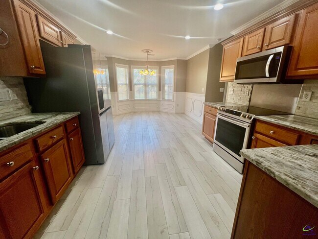 Building Photo - 404 Beechwood Dr
