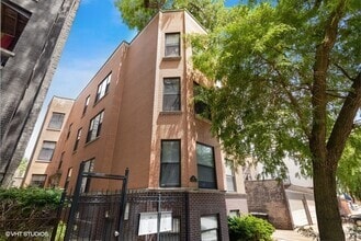 Building Photo - 814 W Aldine Ave
