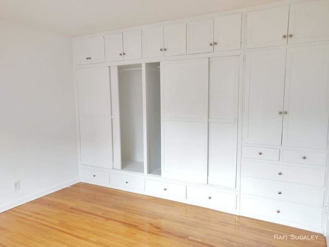 Building Photo - 1 bedroom in West Hollywood CA 90069