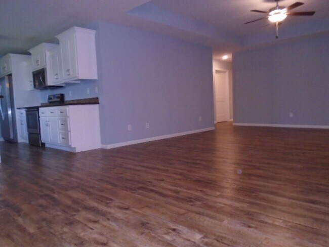 Foto del edificio - 114 Allen Hill Dr