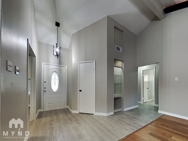 Foto del edificio - 4607 Rivertree Ln