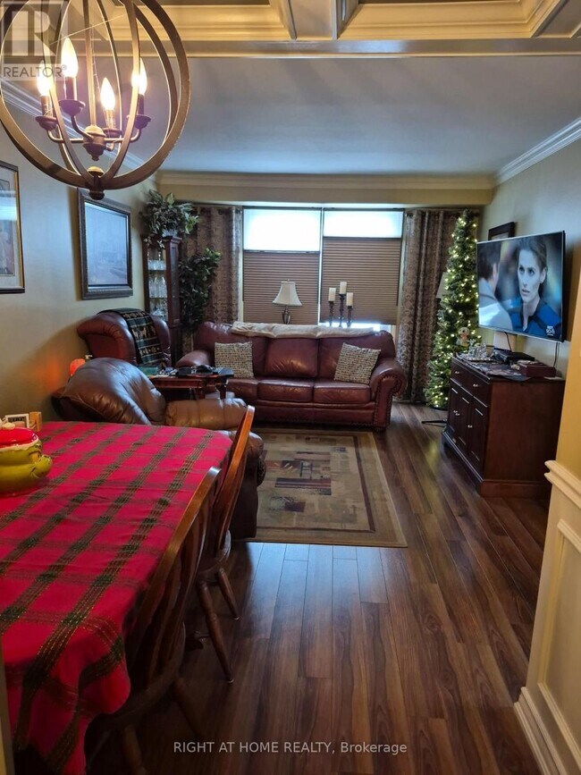 Photo du bâtiment - 25 Wellington Ave E